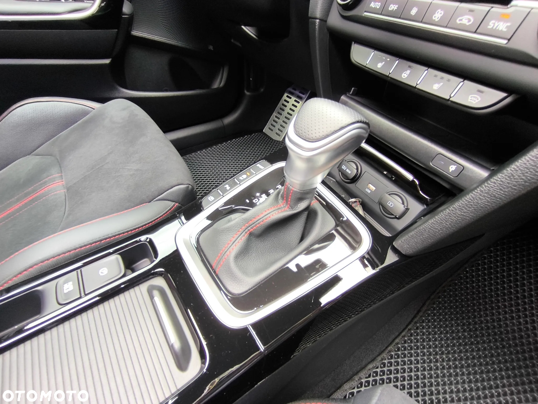Kia ProCeed 1.6 T-GDI GT DCT - 22