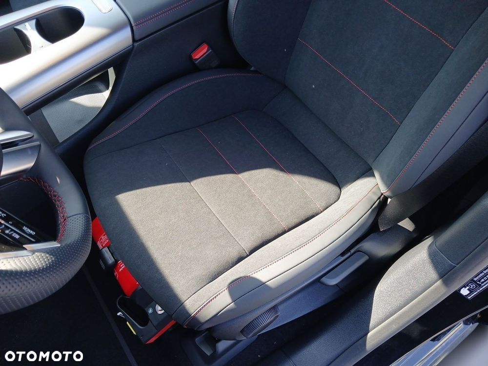 Mercedes-Benz CLA 200 mHEV 8G-DCT - 16