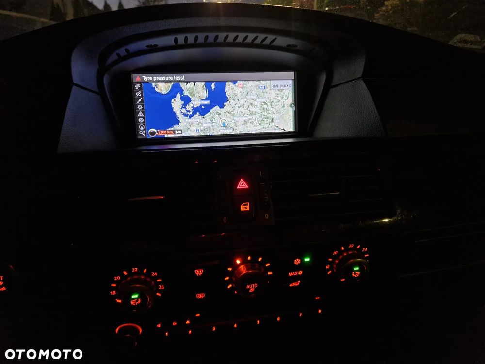 BMW Seria 5 530d xDrive - 26