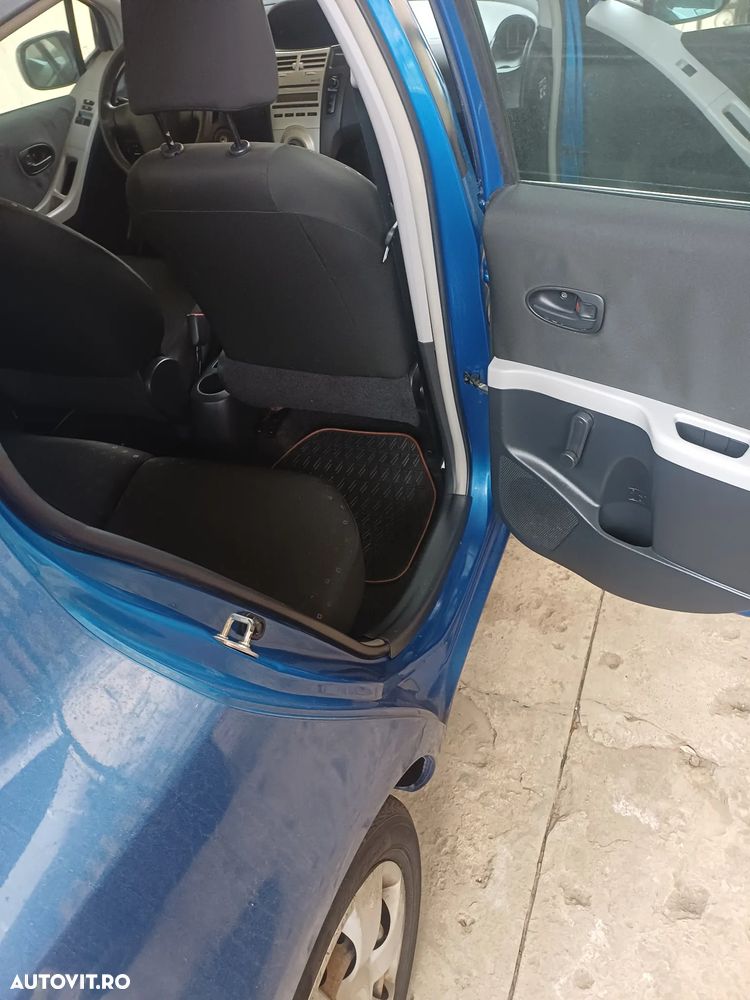 Toyota Yaris 1.3 Luna - 9