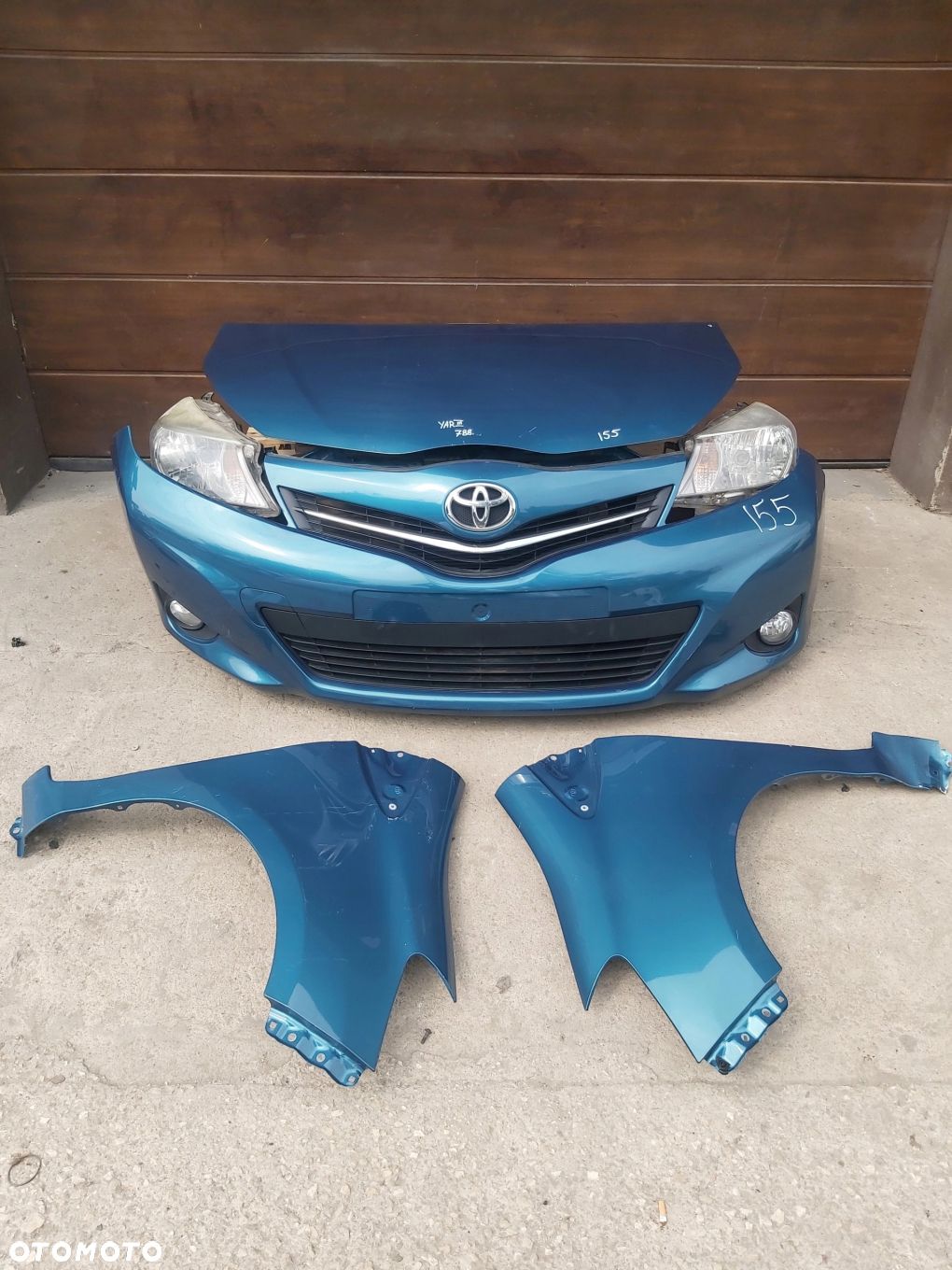 Toyota Yaris III kompletny przód zderzak maska pas - 1