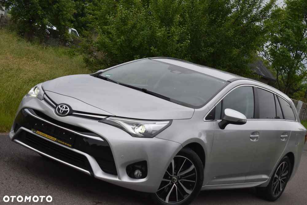 Toyota Avensis - 1