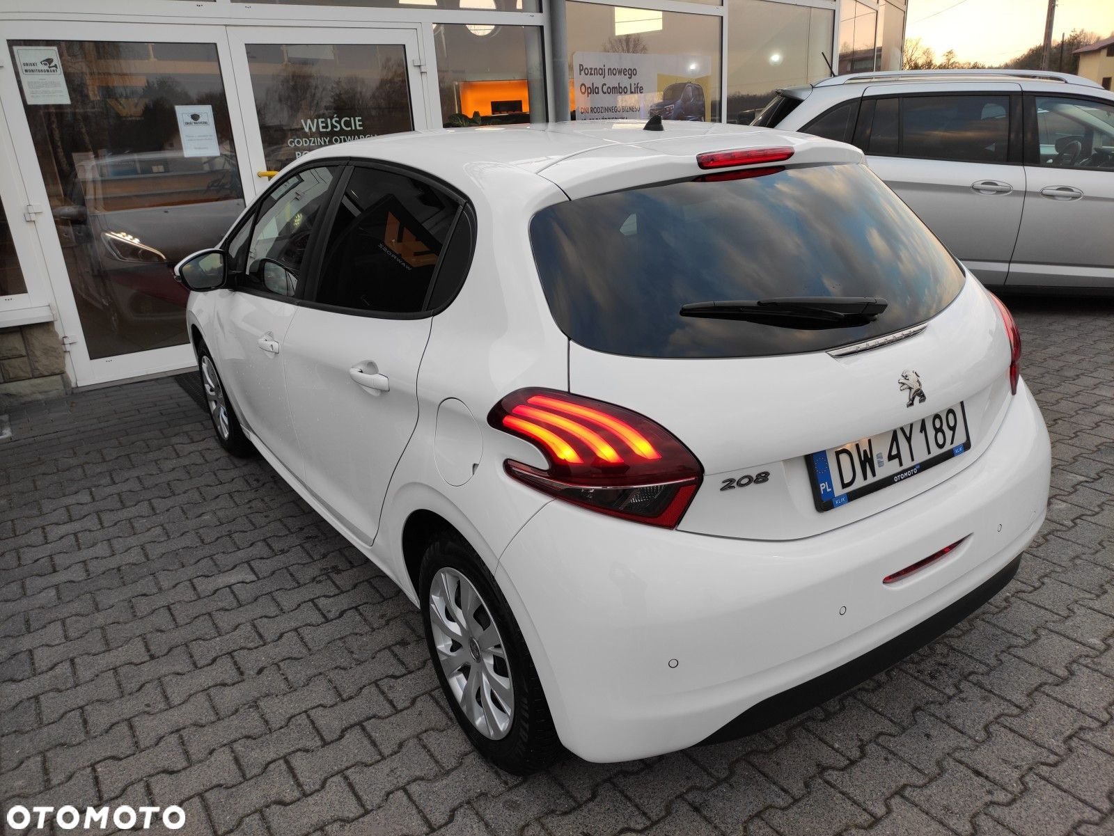 Peugeot 208 1.2 PureTech GPF Allure S&S - 8