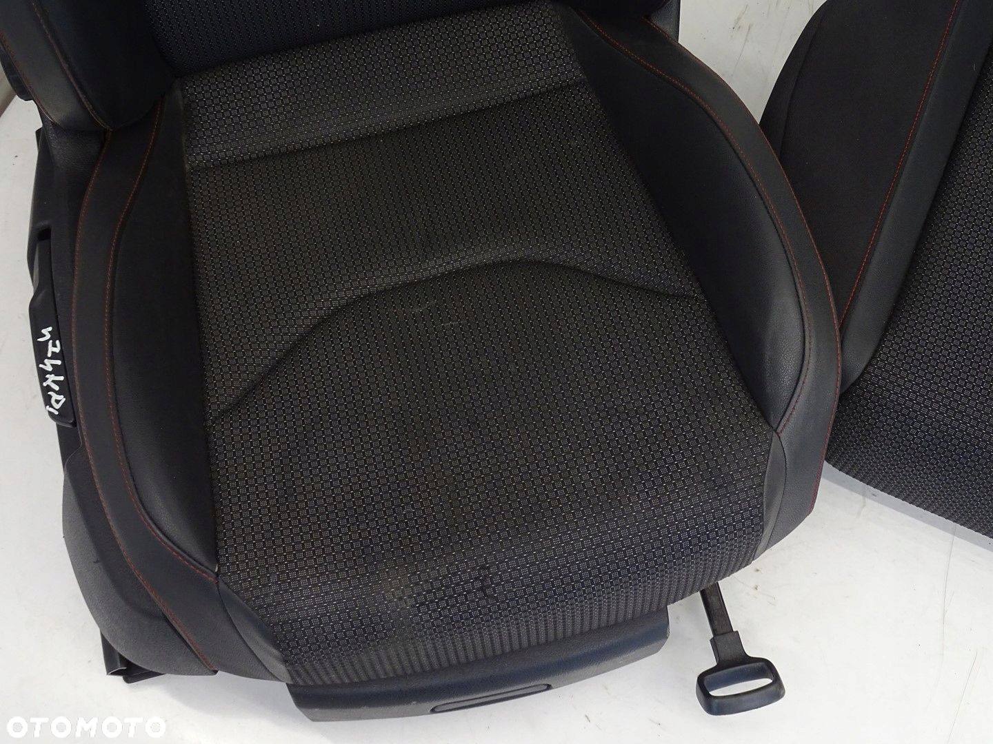 KPL FOTELE KANAPA TAPICERKA PÓŁSKÓRA  BOCZKI SEAT LEON III 5F 5 DRZWI FR - 5
