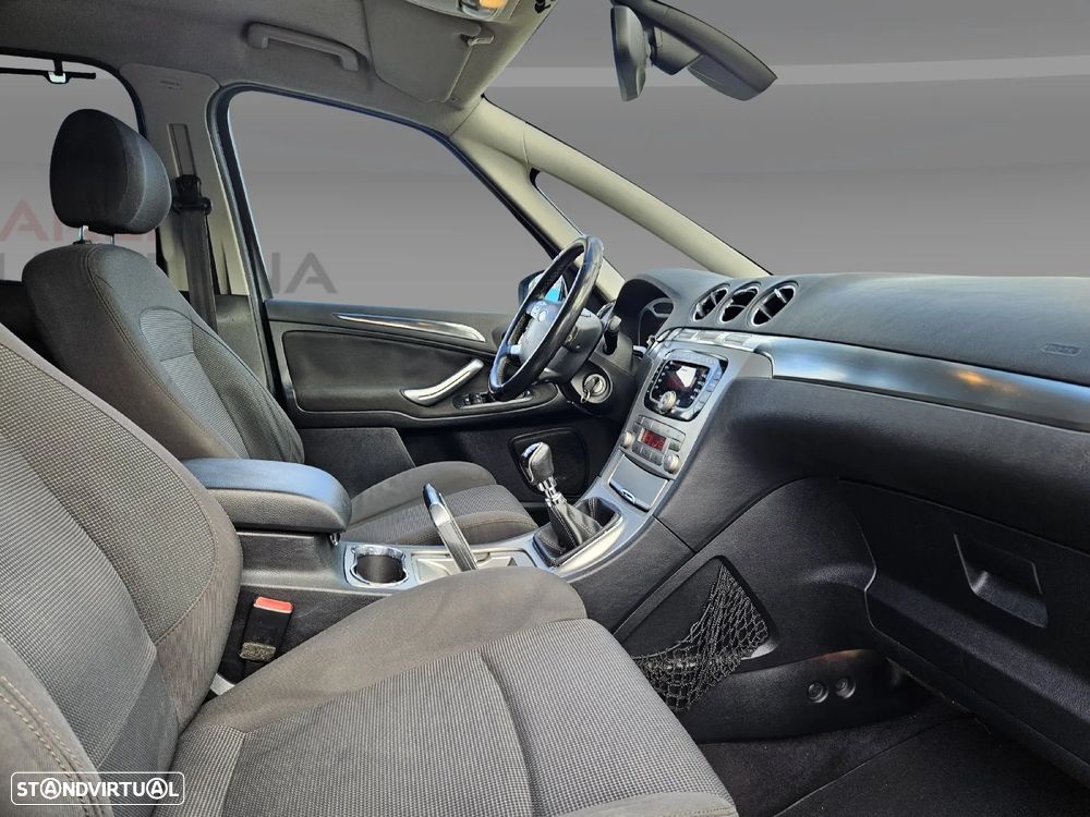 Ford S-Max 1.8 TDCi Titanium 7L - 26