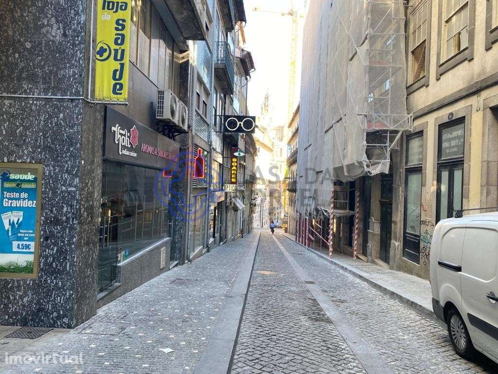 Armazém 300 m2 - Rua da Fábrica - Cave/Sub-cave - Porto - Grande imagem: 2/29