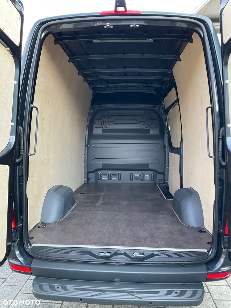 Mercedes-Benz Sprinter 319 - 17