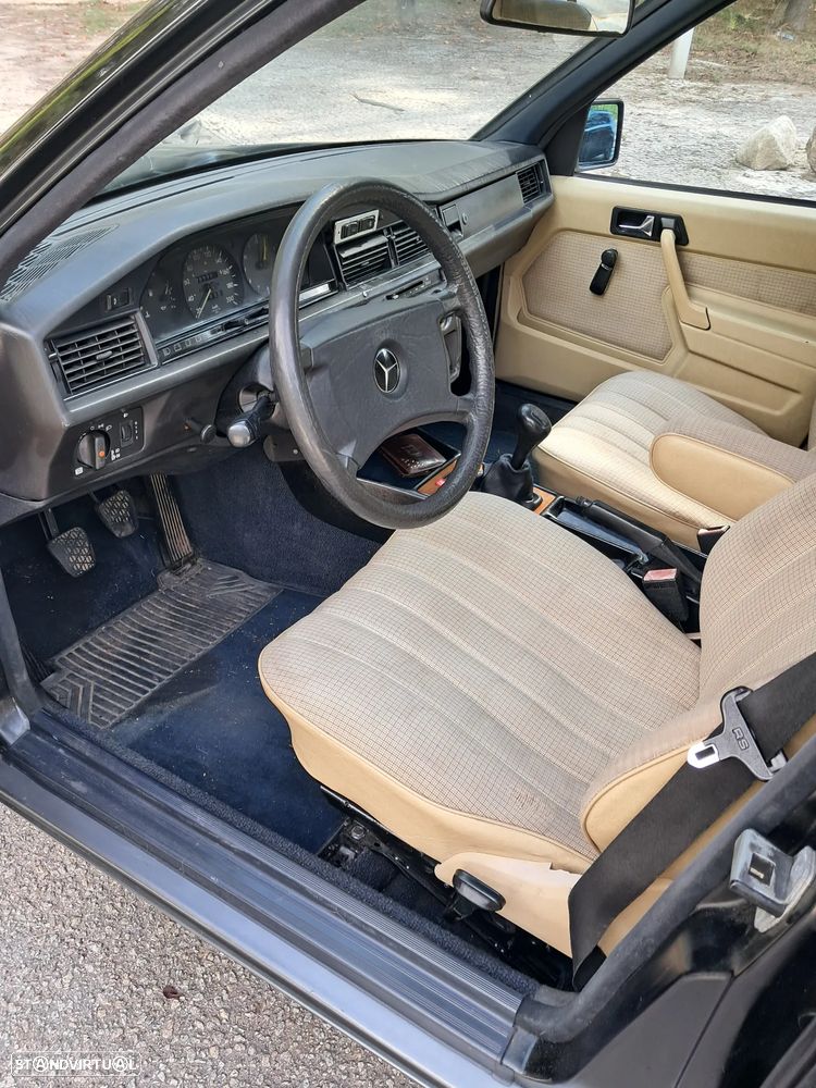 Mercedes-Benz 190 D 2.0 - 6
