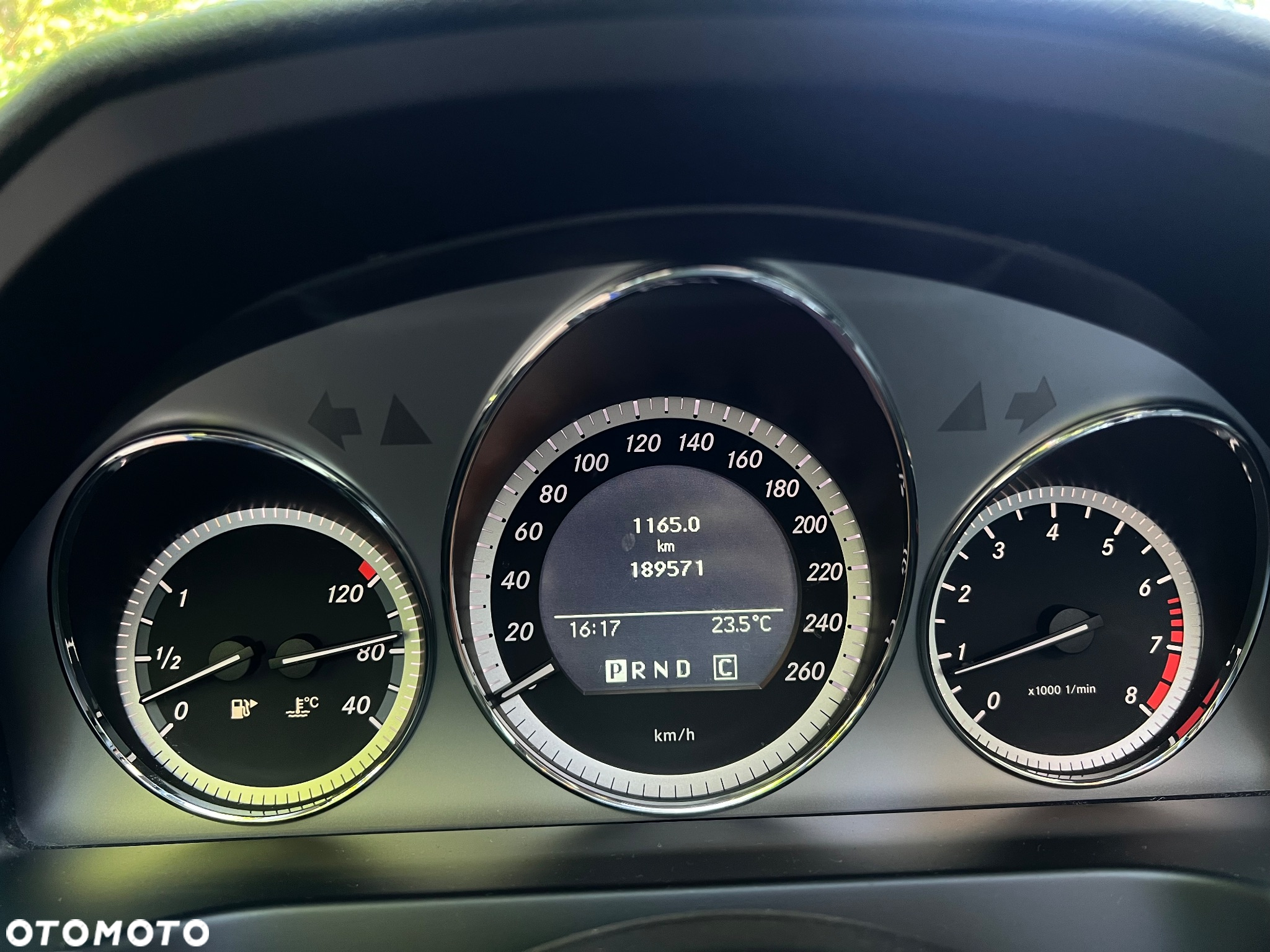 Mercedes-Benz Klasa C 180 T BlueEFFICIENCY 7G-TRONIC Elegance - 23