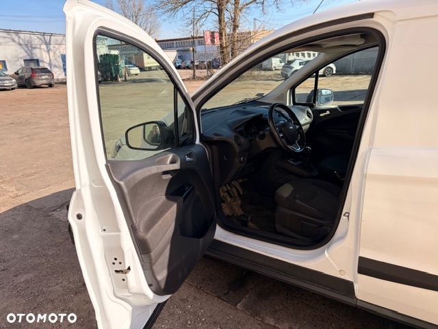 Ford transit courier - 9