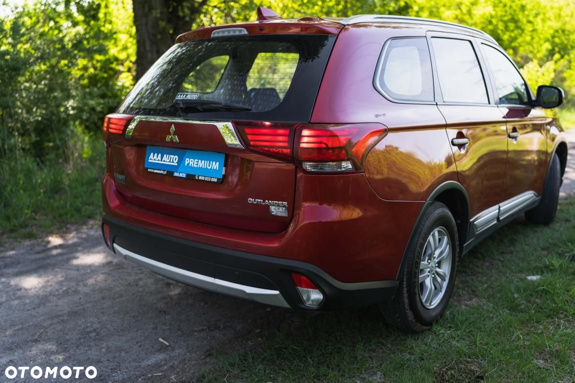 Mitsubishi Outlander - 11