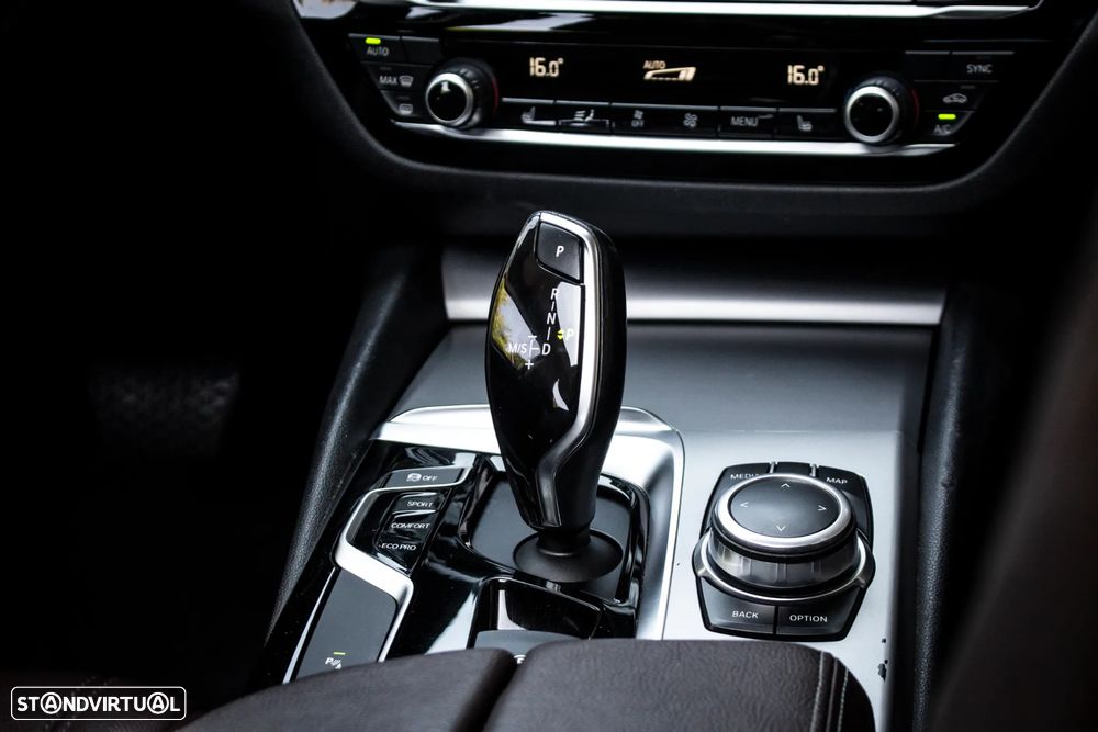 BMW 520 d Line Luxury Auto - 34