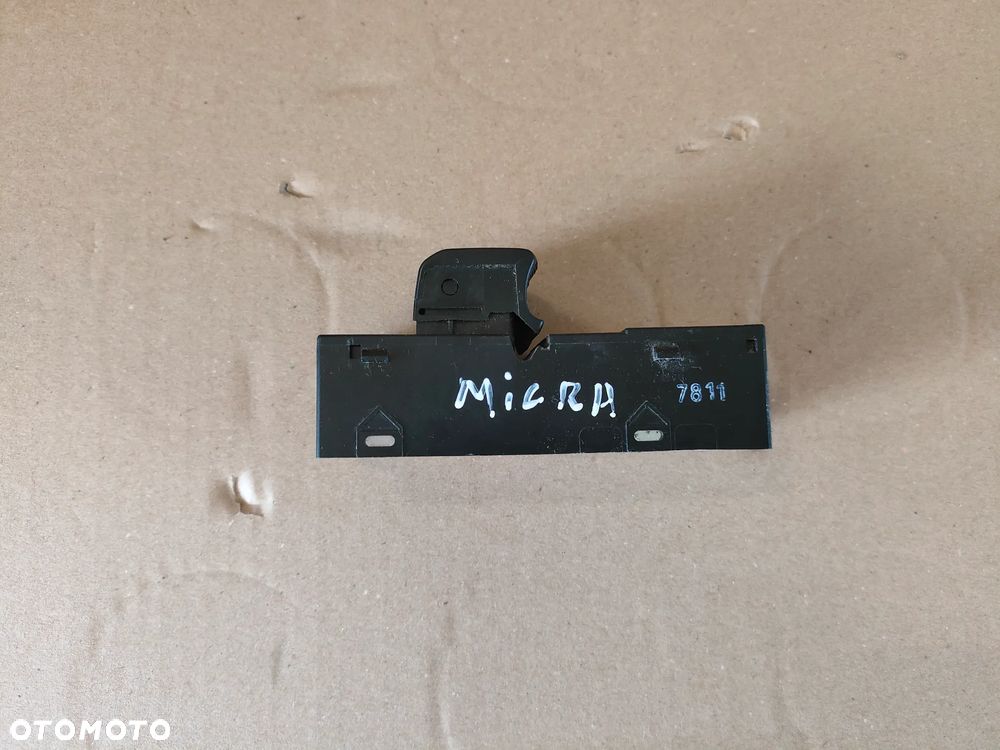 Nissan Micra k12 1.2b PRZEŁĄCZNIK OTWIERANIA SZYB - 1