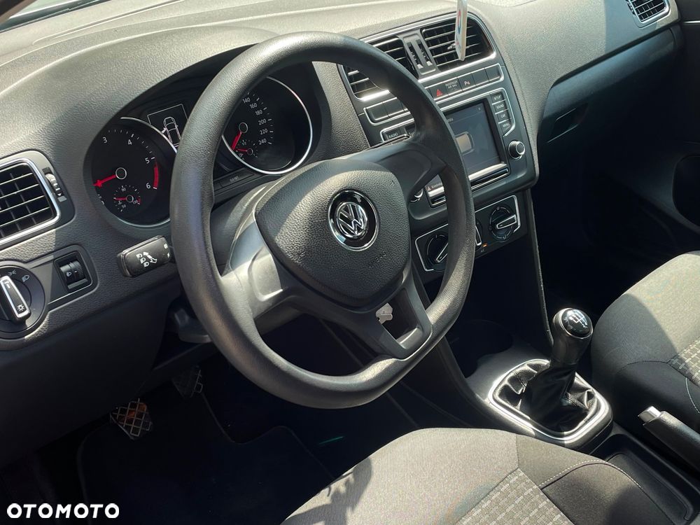 Volkswagen Polo 1.4 TDI Blue Motion Technology Lounge - 9
