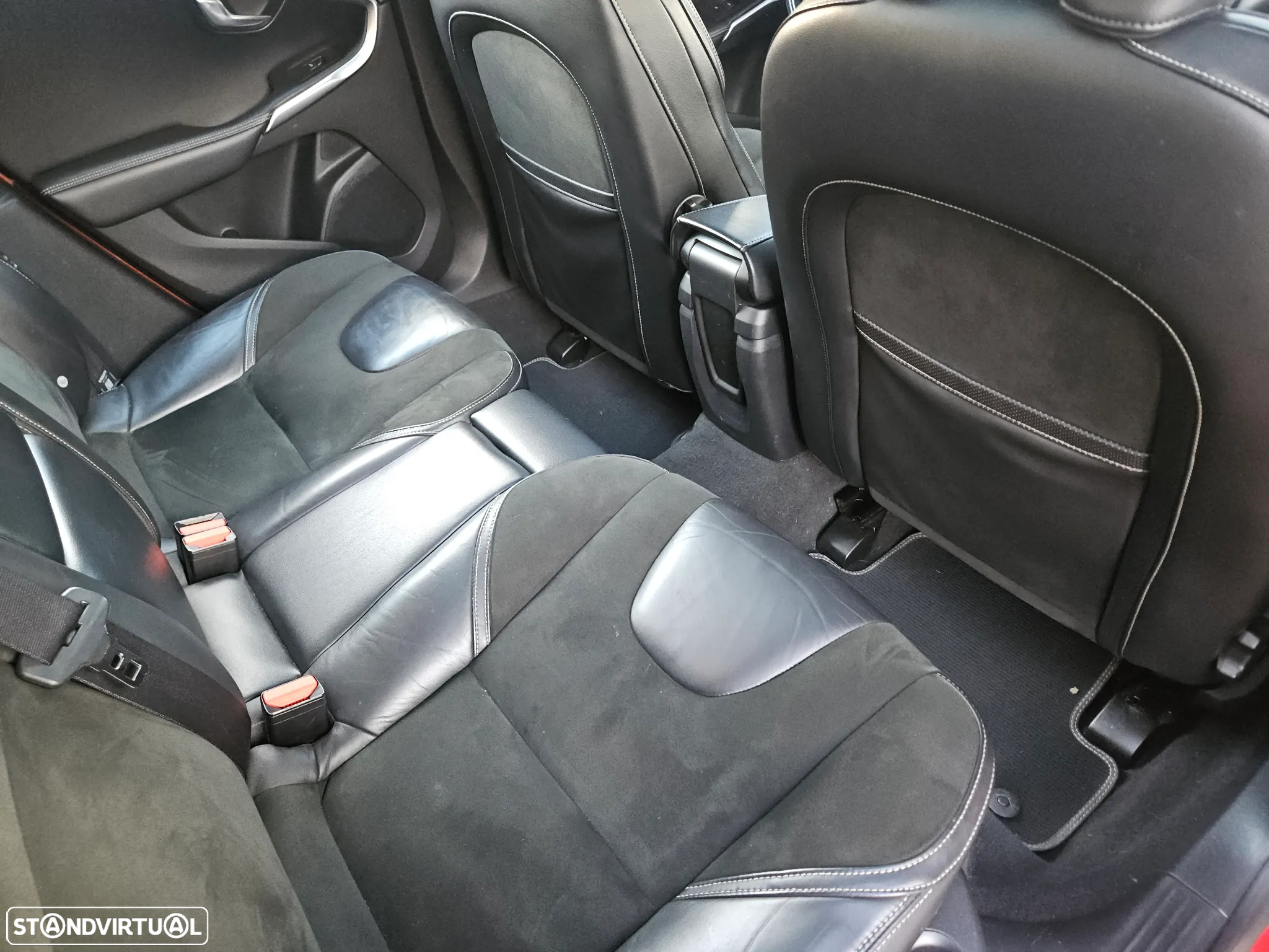 Volvo V40 2.0 D4 R-Design - 11