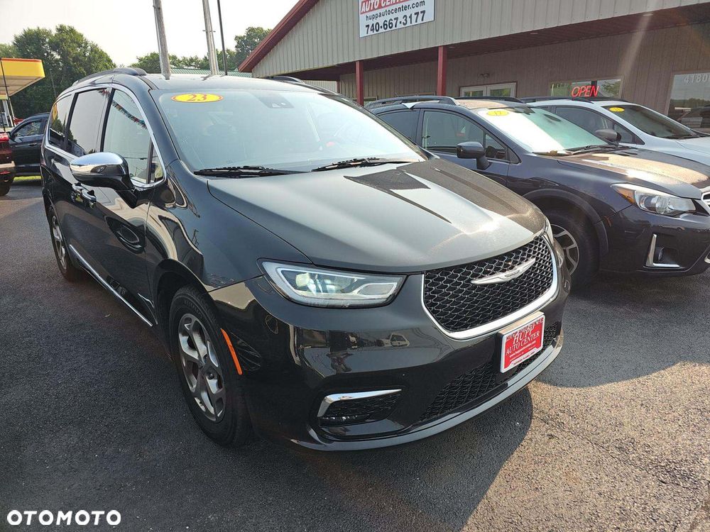 Chrysler Pacifica - 2