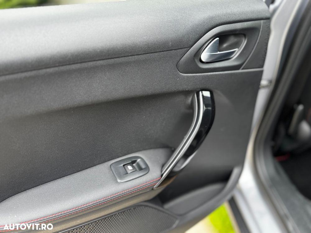 Peugeot 2008 1.2 PureTech Turbo S&S GT-Line - 22