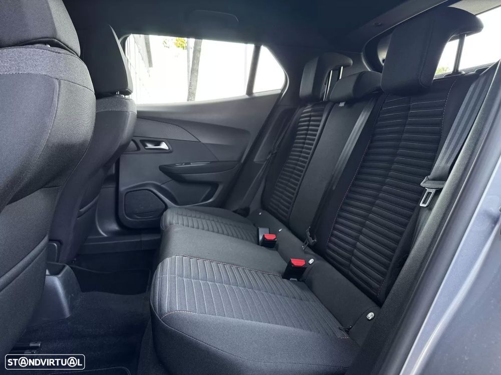 Peugeot 2008 1.2 PureTech Active Pack - 20