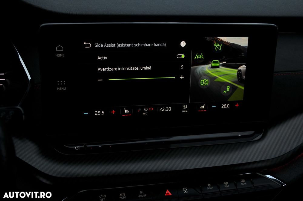 Skoda Octavia Combi 2.0 TDI DSG RS - 37