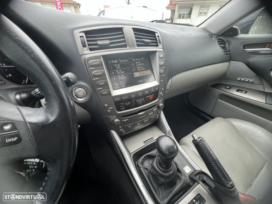 Lexus IS 220 d Luxury 46 - 35