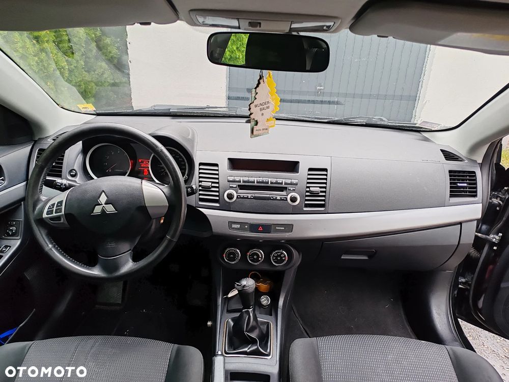 Mitsubishi Lancer 1.6 Intense - 24