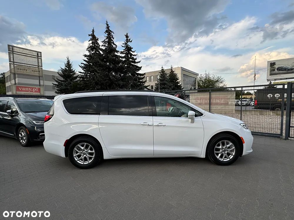 Chrysler Pacifica - 23