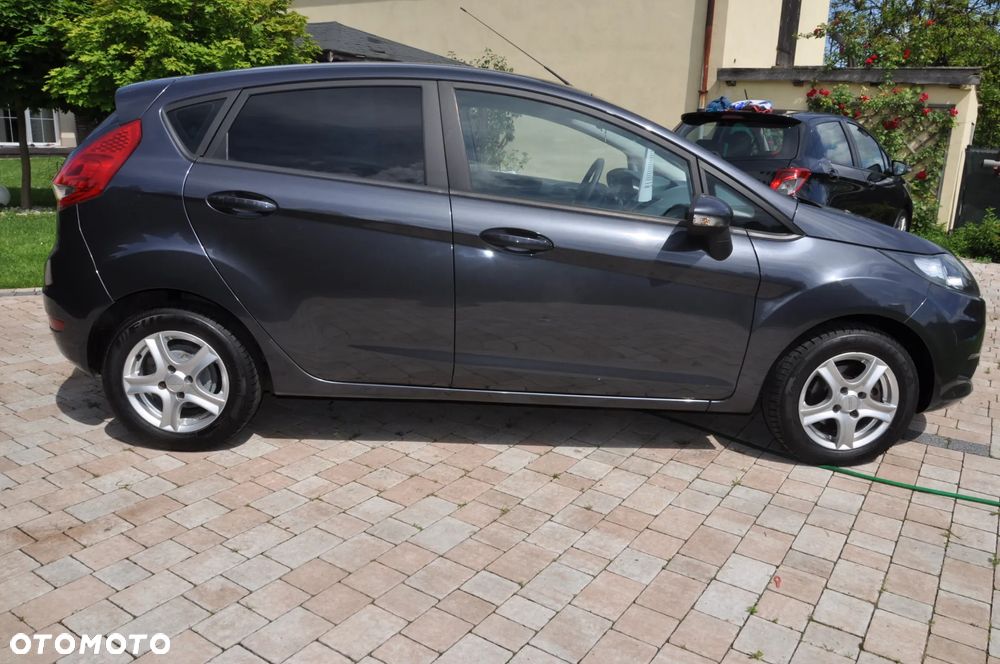 Ford Fiesta 1.25 Ambiente - 2