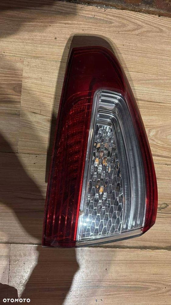 lewa tylna lampa w błotnik ford mondeo mk4 lift hb - 1
