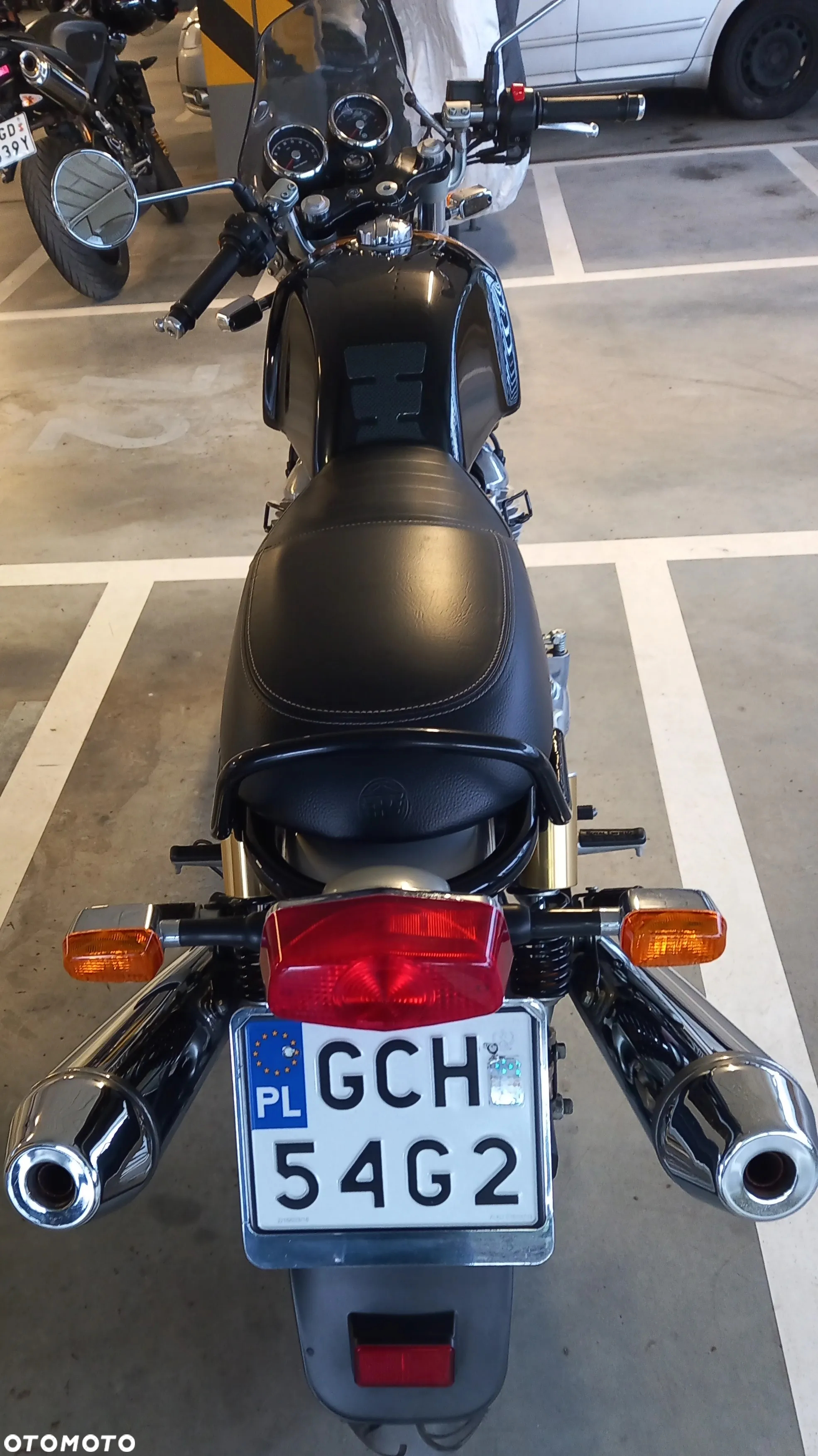 Royal Enfield Continental - 12