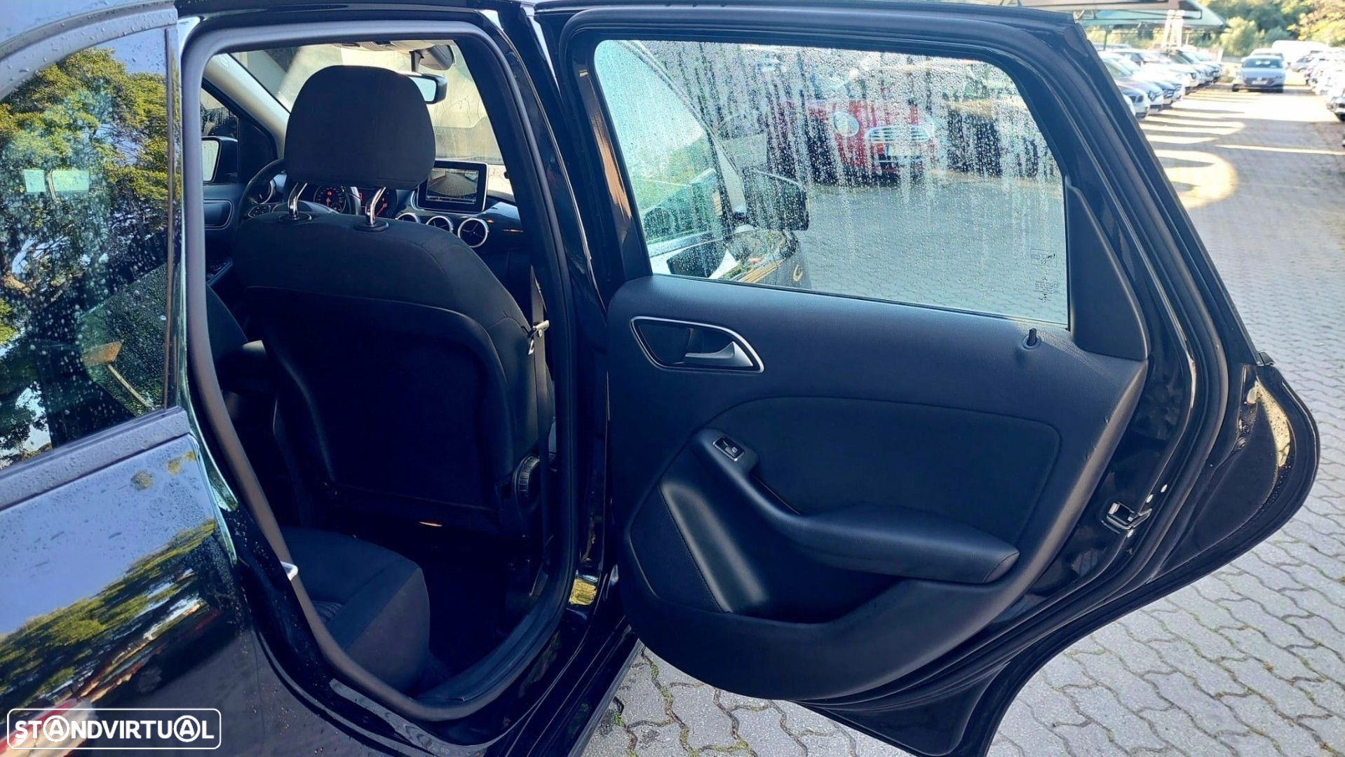 Mercedes-Benz B 180 d Urban - 10