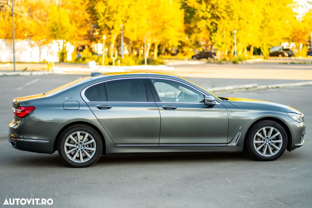 BMW Seria 7 740e iPerformance - 11