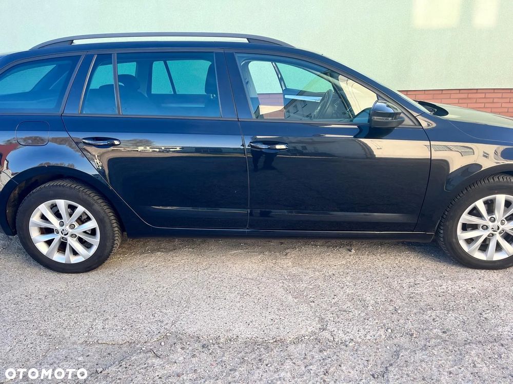 Skoda Octavia 1.6 TDI Style DSG - 2