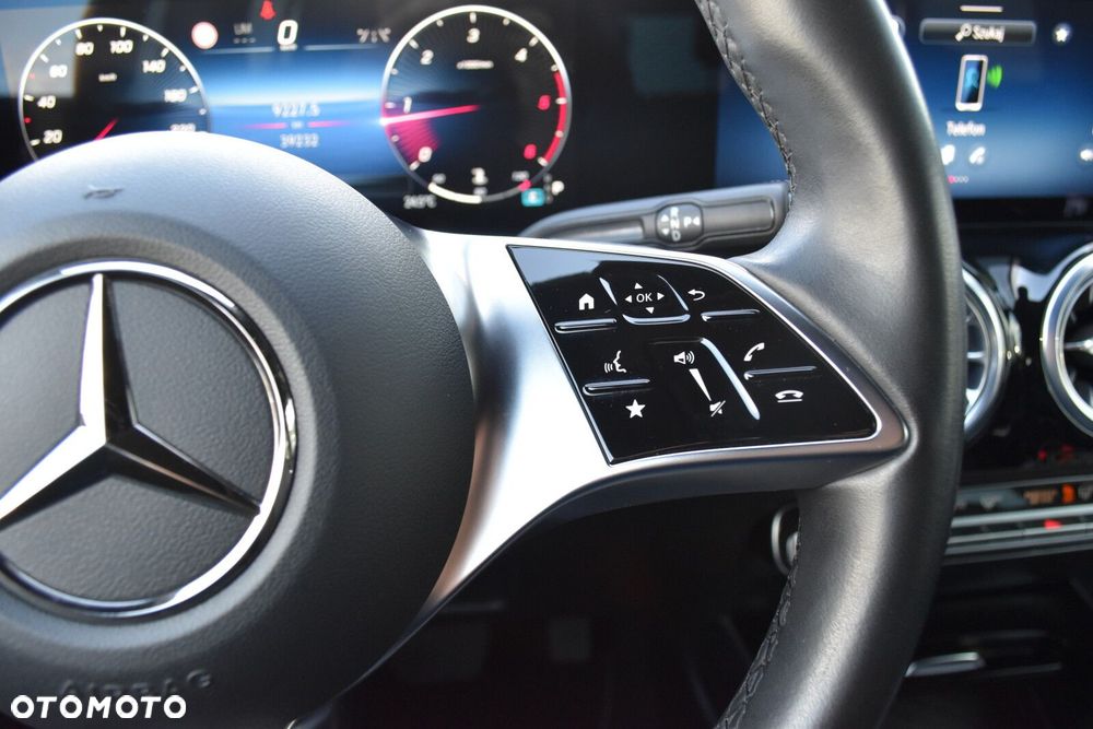 Mercedes-Benz GLA 220 d 4-Matic 8G-DCT - 15