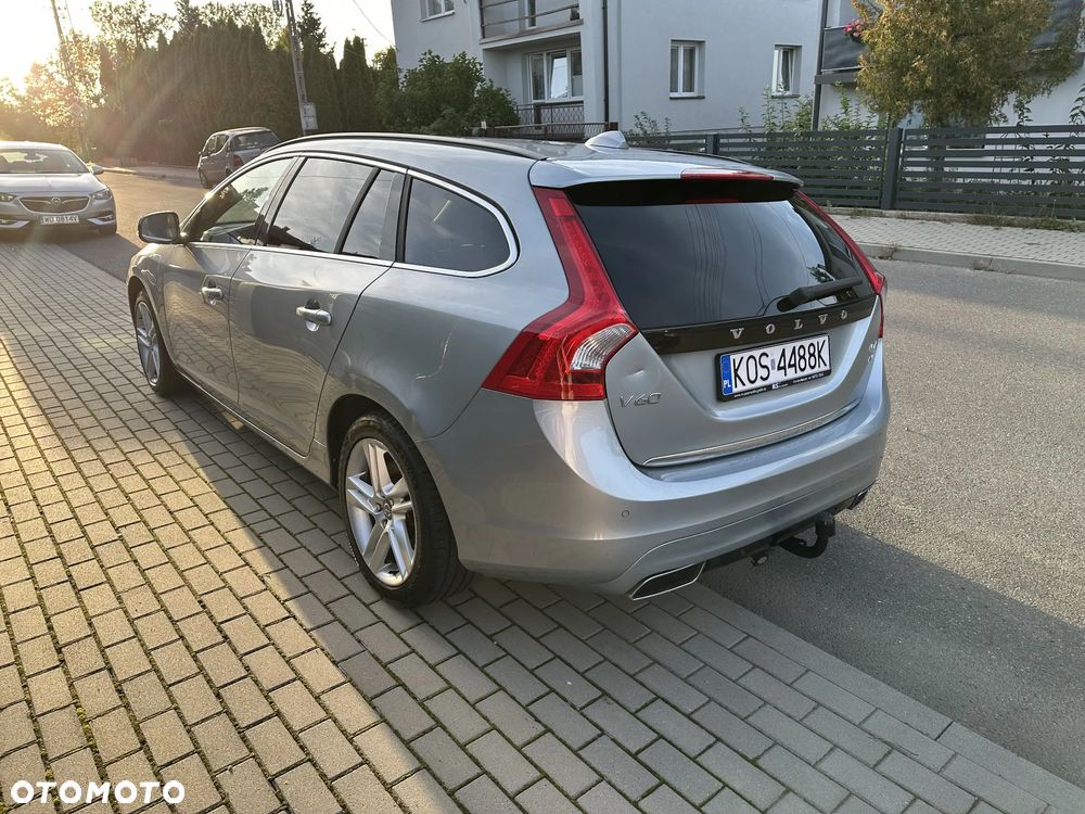 Volvo V60 D6 AWD Plug-in Hybrid Summum - 6