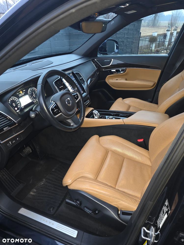 Volvo XC 90 - 18