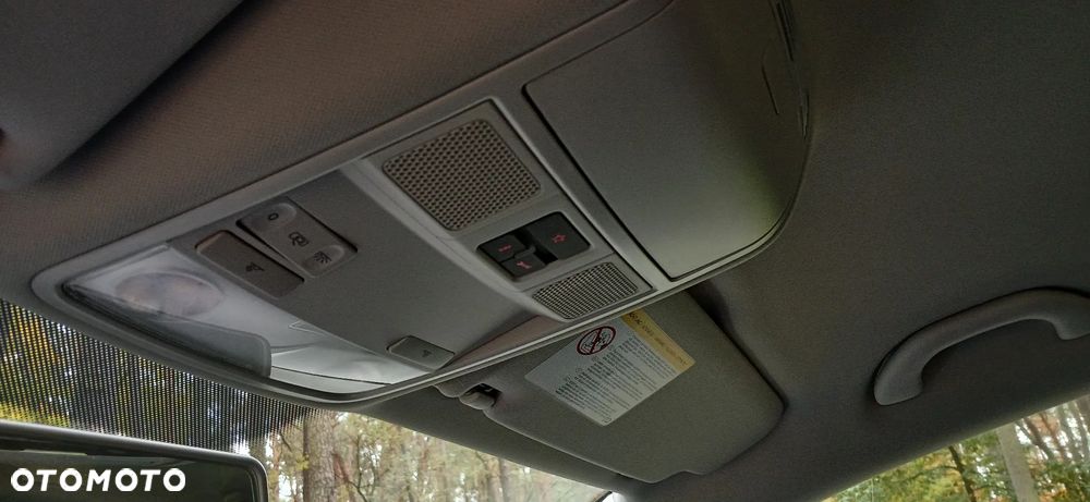 Volkswagen Passat Variant 1.6 TDI BlueMotion Technology Business Edition - 26