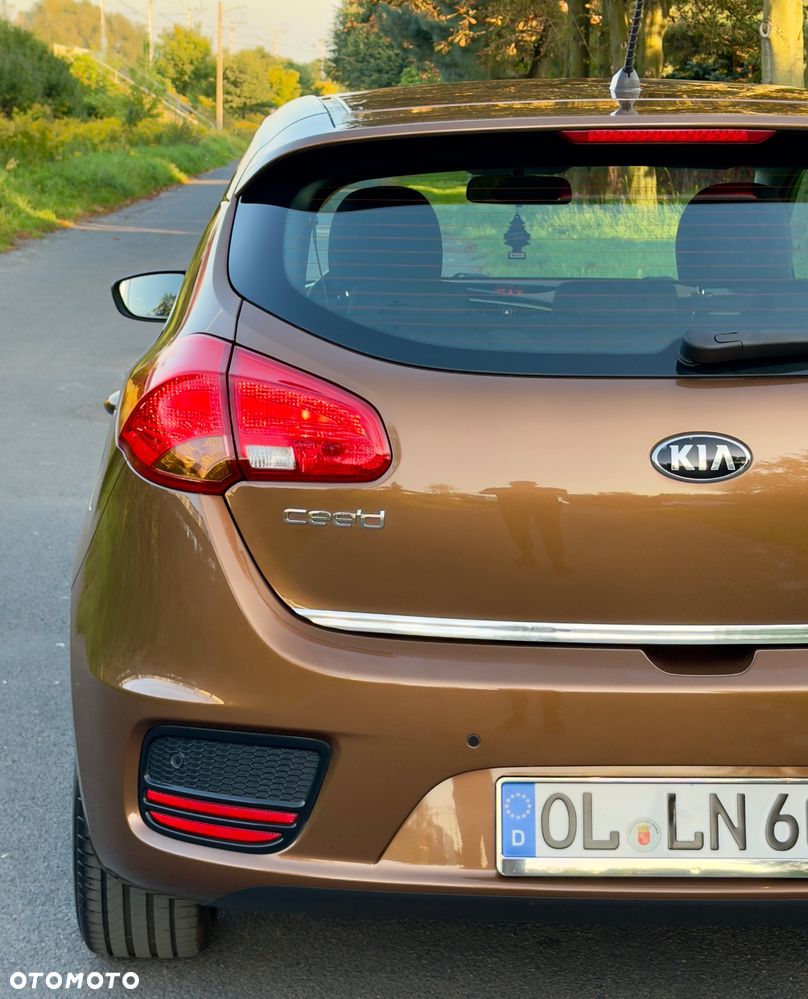 Kia Ceed 1.4 CVVT ISG Dream-Team Edition - 29