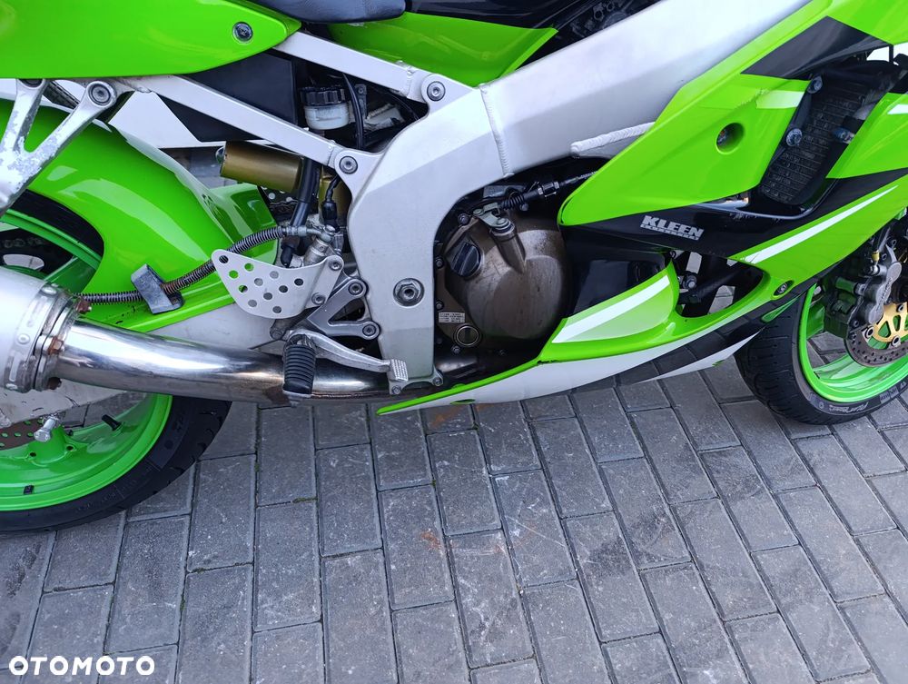Kawasaki ZXR - 23