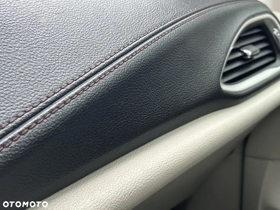 Chrysler Pacifica - 14