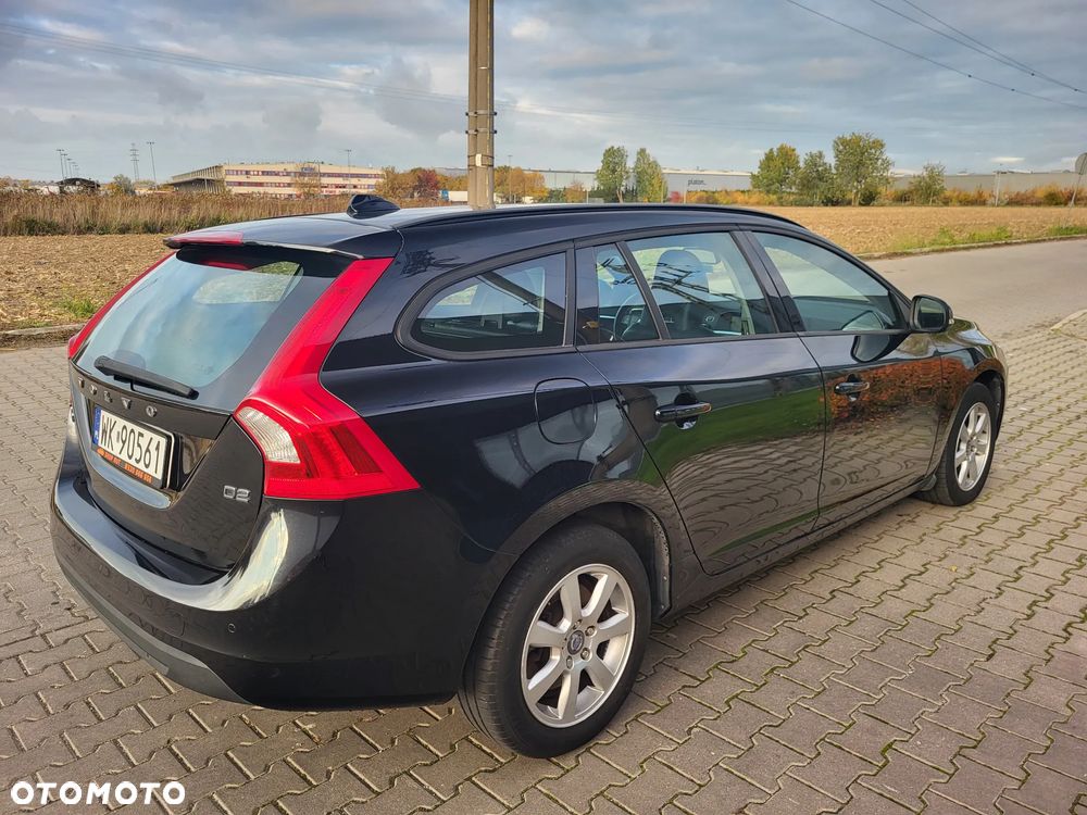 Volvo V60 D2 Momentum - 33