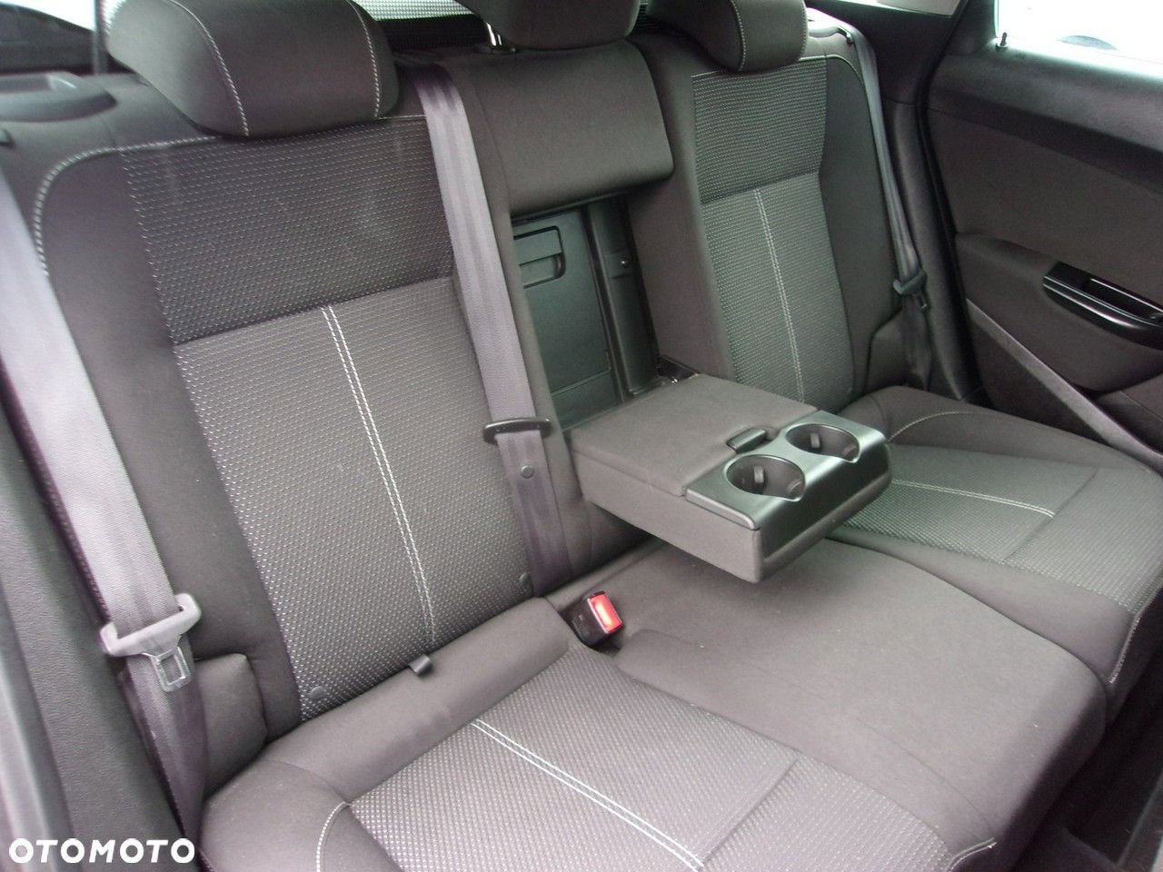 Opel Astra 1.4 Turbo Cosmo - 28