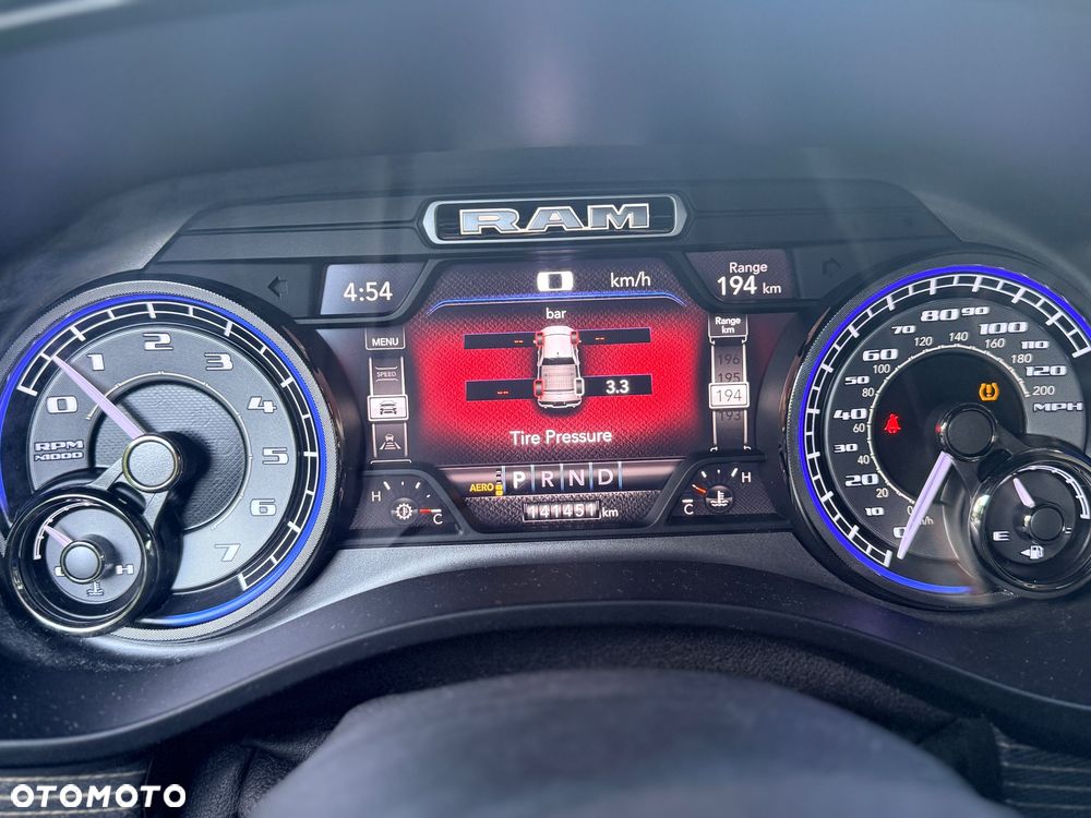 Dodge RAM 5.7 4x4 - 8