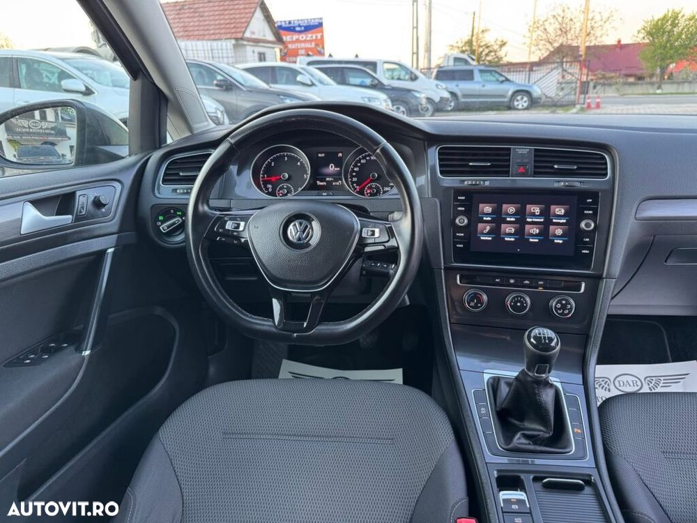 Volkswagen Golf - 12