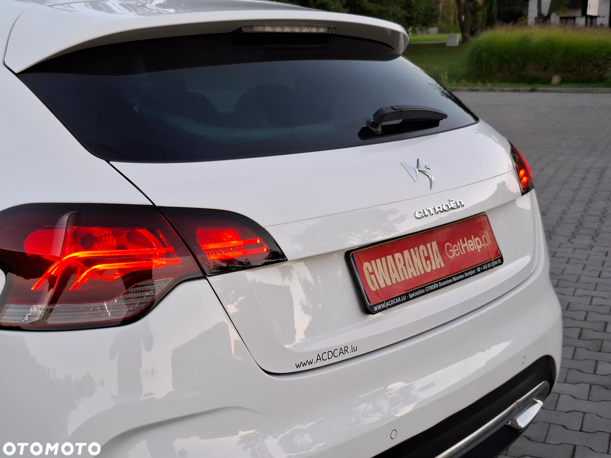 Citroën DS4 e-HDi 115 SoChic - 11
