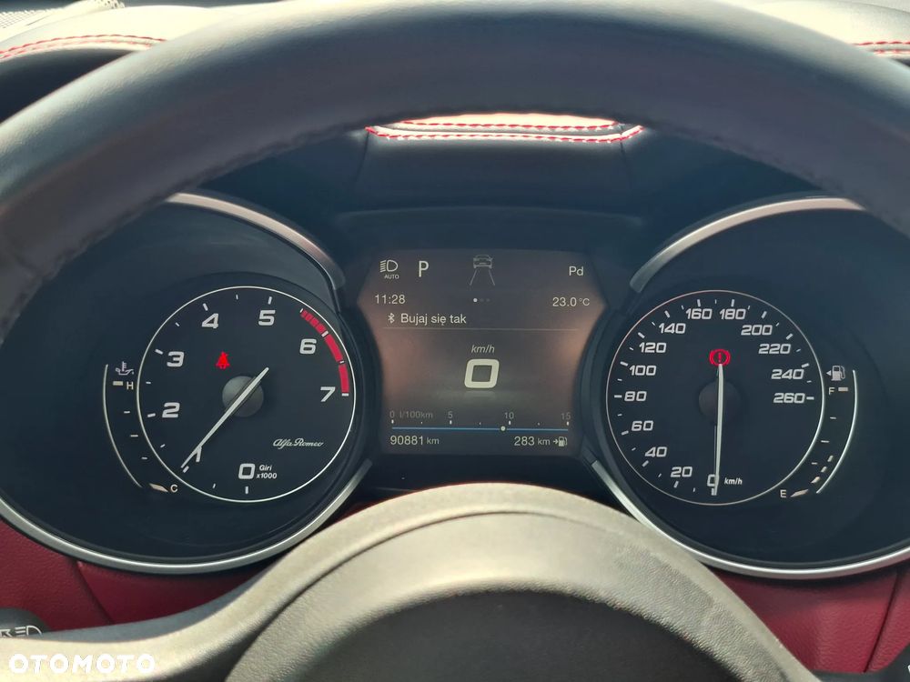 Alfa Romeo Stelvio - 11