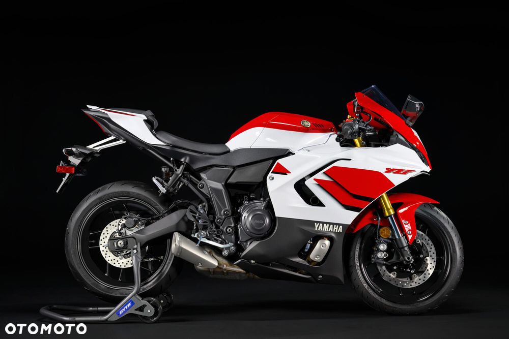 Yamaha R7 - 5