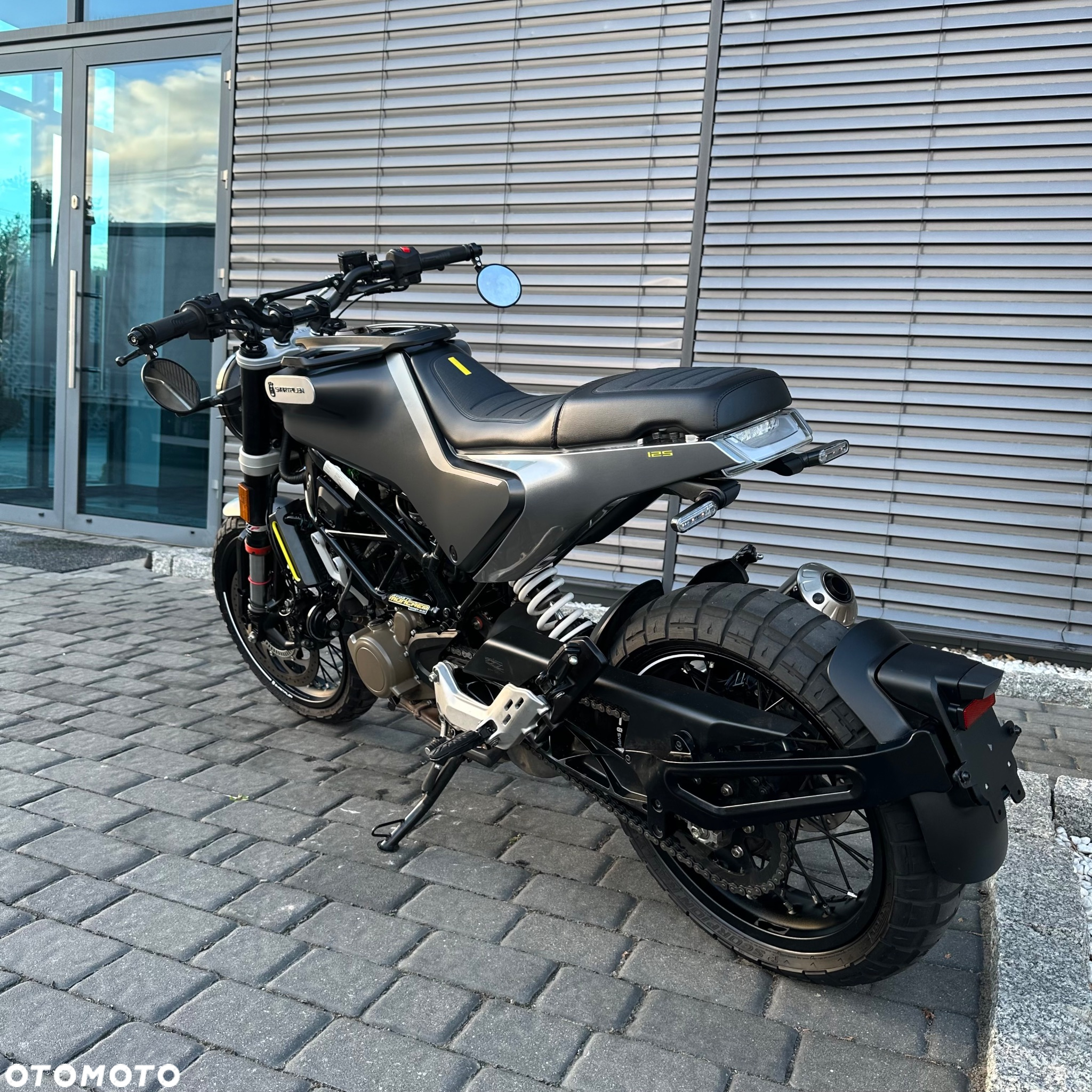 Husqvarna Svartpilen - 8