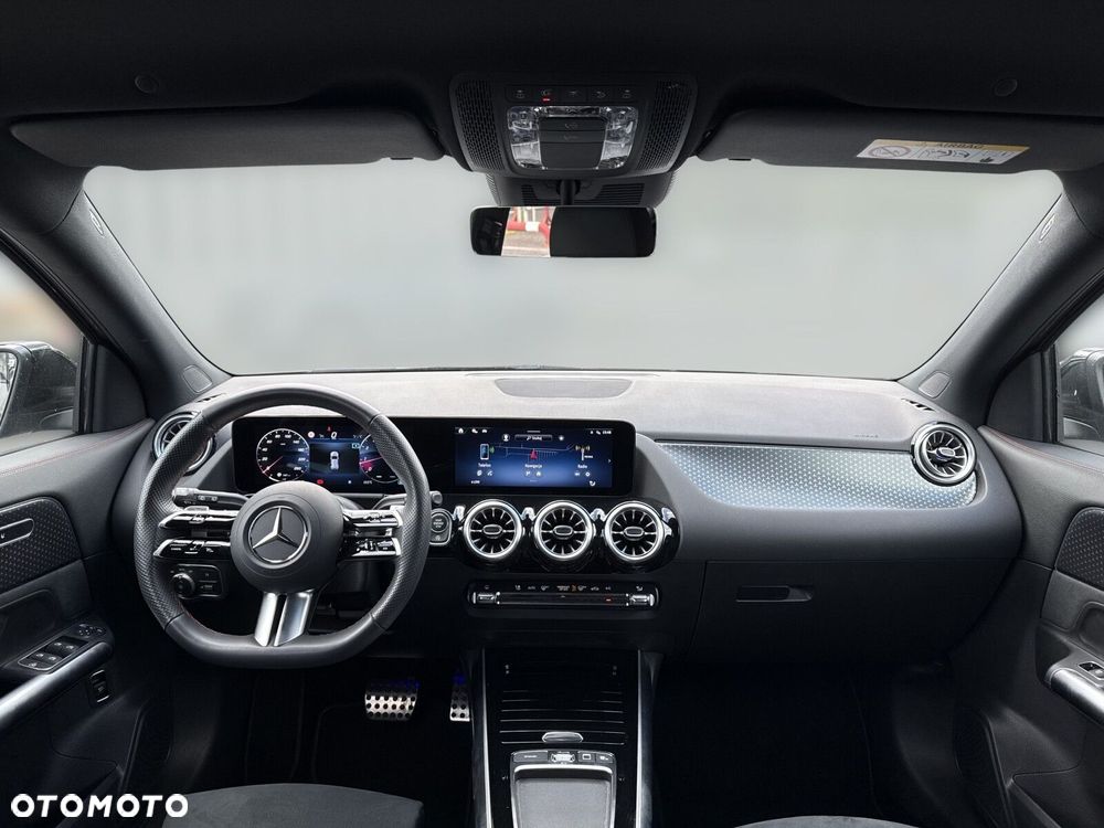 Mercedes-Benz GLA - 14