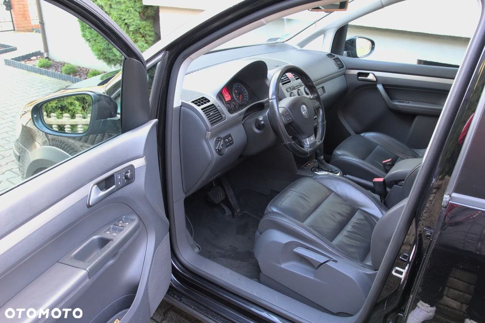 Volkswagen Touran 2.0 TDI DPF Cross DSG - 11