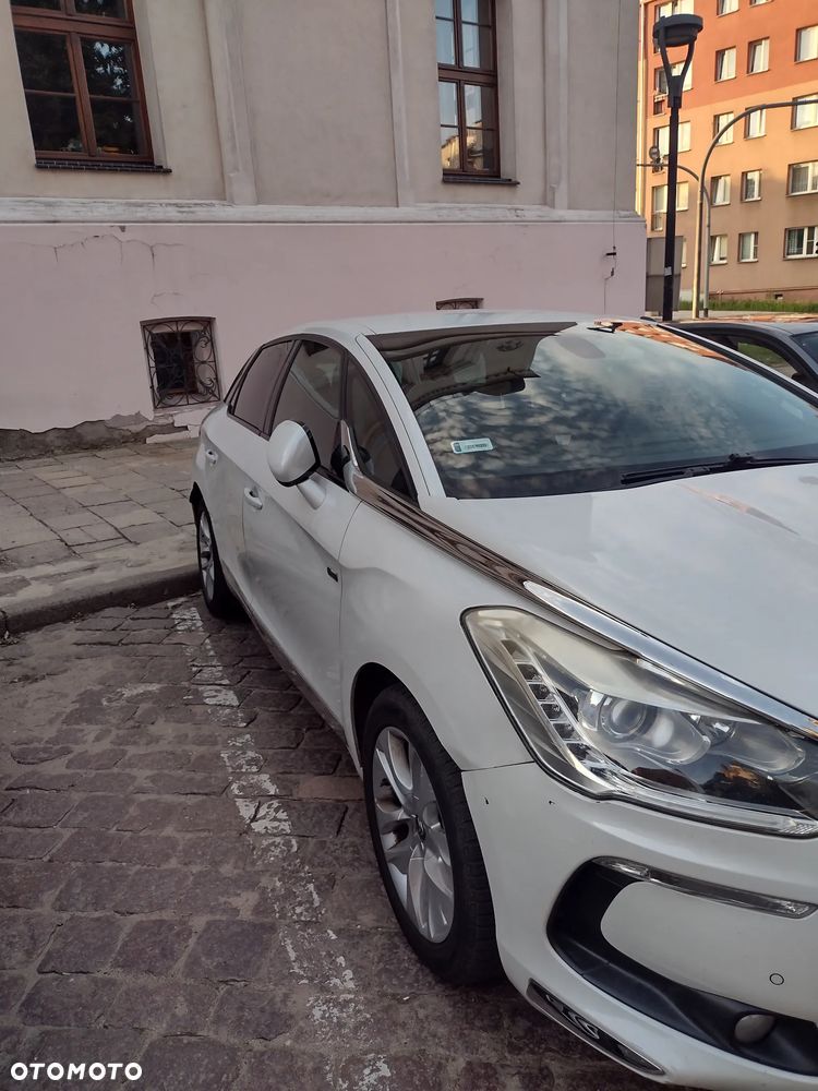 Citroën DS5 2.0 HDi Hybrid4 SoChic MCP - 2